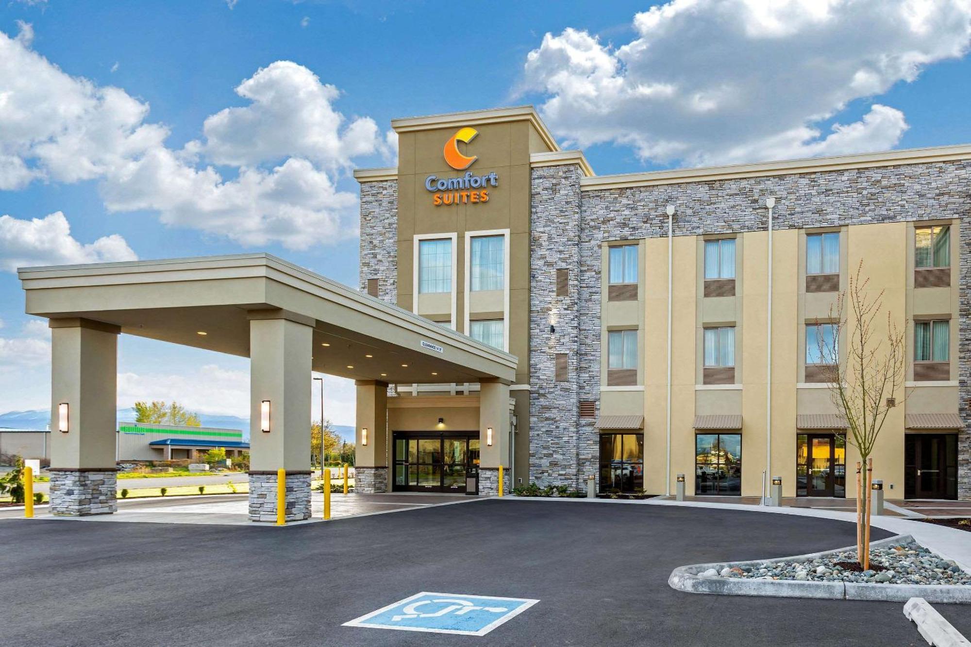Comfort Suites Burlington Near I-5 Exterior photo