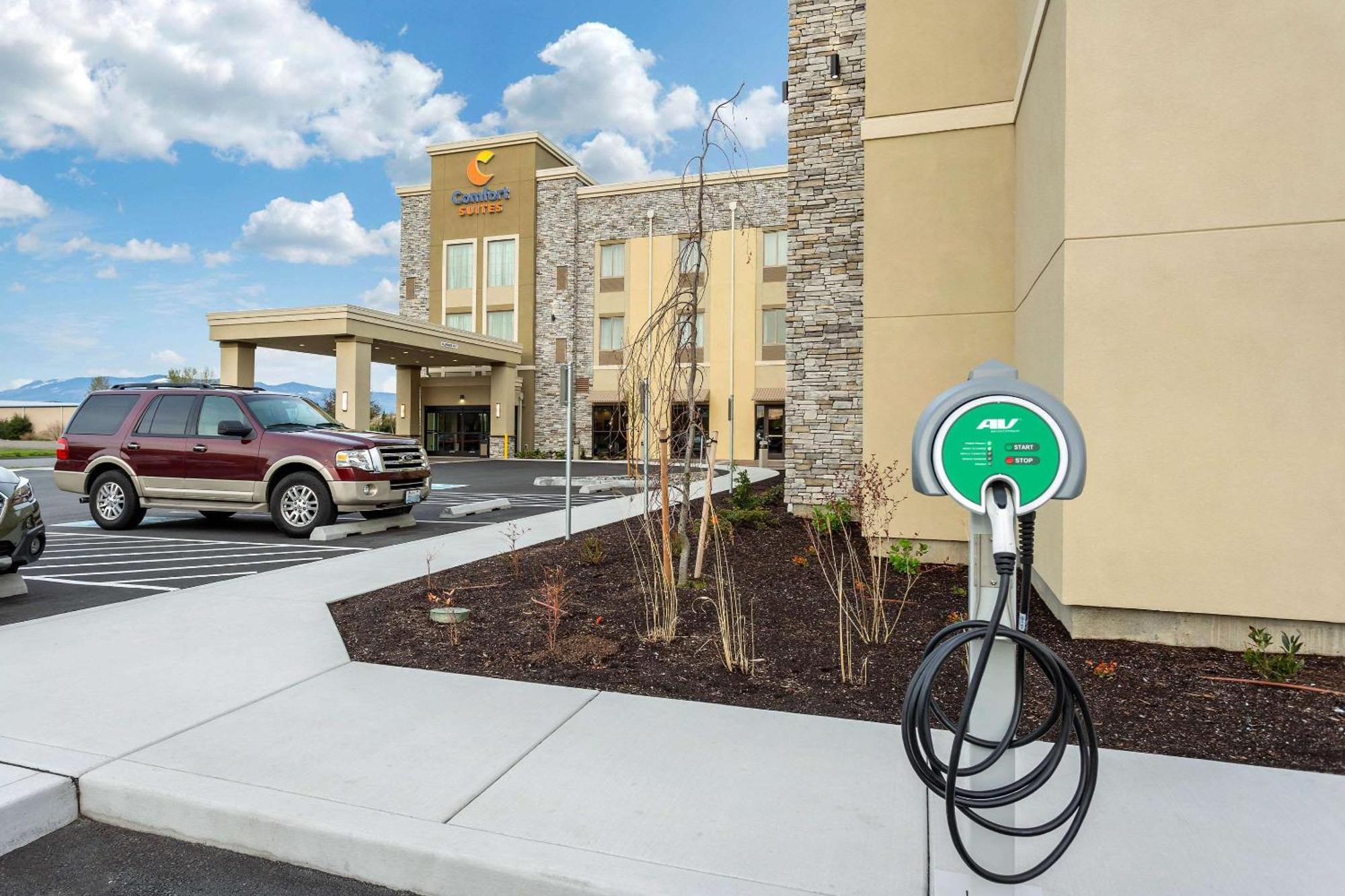 Comfort Suites Burlington Near I-5 Exterior photo