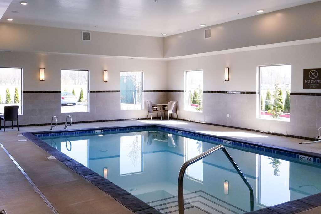Comfort Suites Burlington Near I-5 Facilities photo