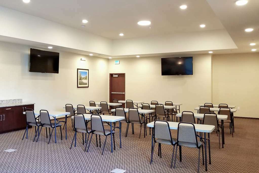 Comfort Suites Burlington Near I-5 Facilities photo