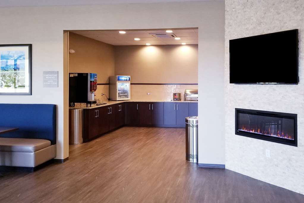 Comfort Suites Burlington Near I-5 Restaurant photo