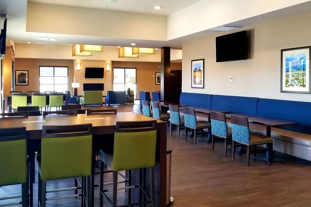 Comfort Suites Burlington Near I-5 Restaurant photo
